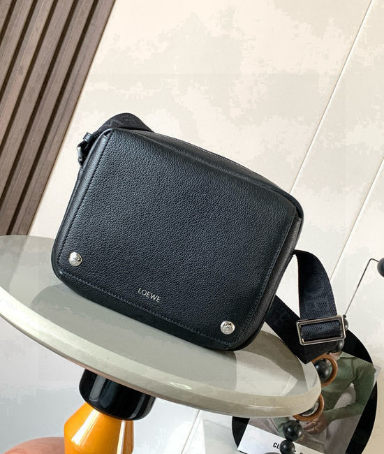 Loewe Pebble Messenger Bag Grained Leather 9094