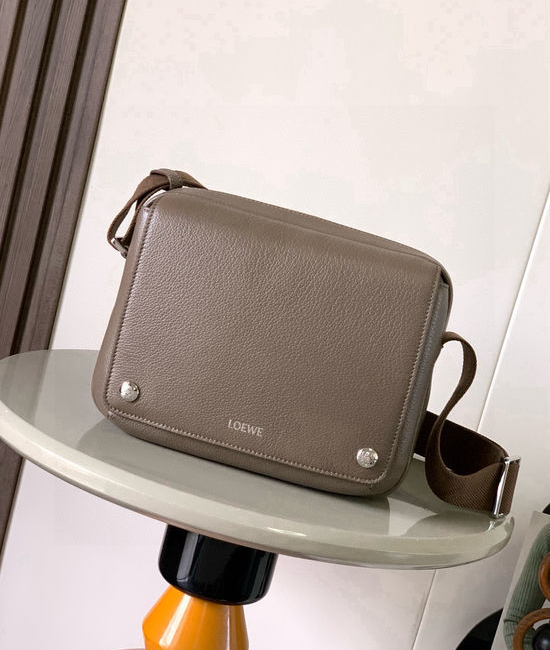 Loewe Pebble Extra Small Grain Leather Messenger Bag 9094