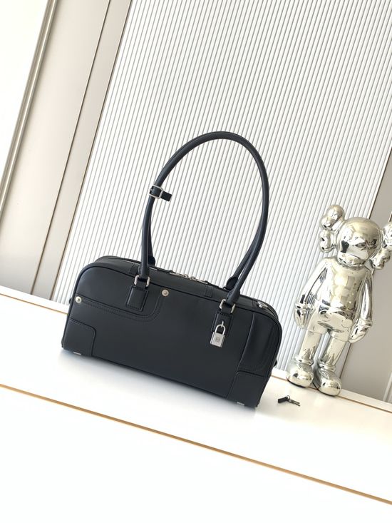 Loewe Panta Amazona Leather Handbag 7803