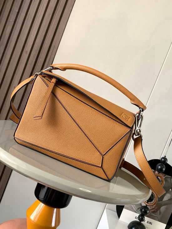 Loewe Puzzle Calfskin Handbag 9005 Silver