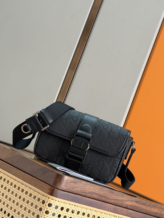 Christian Dior Trek Flap Messenger Bag 93953
