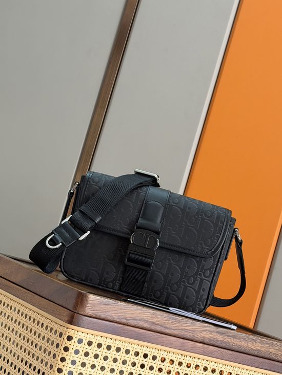 Christian Dior Trek Oblique Messenger Bag 93956