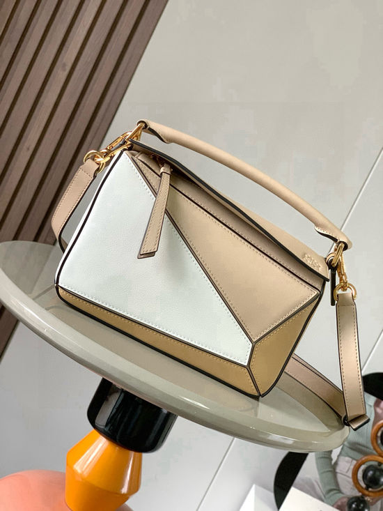 Loewe Puzzle Leather Handbag 9005