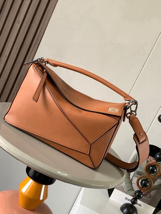 Loewe Puzzle Leather Handbag 9017-168