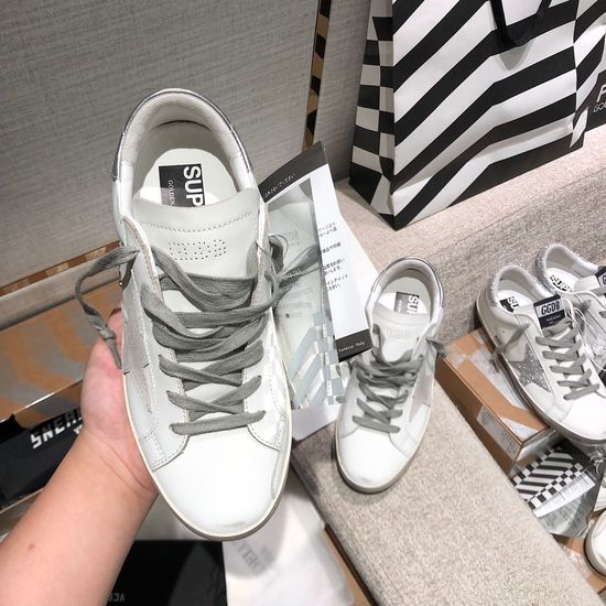Golden Goose Casual Distressed Sneakers with Suede Upper and Comfort Insole