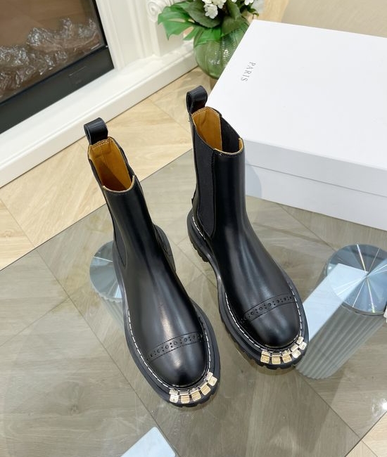 Bottega Veneta BV Metal Toe Leather Ankle Boots with Soft Insole