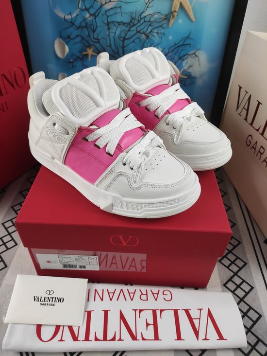Valentino Quilted Studded Low Top Casual Leather Sneakers