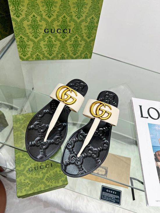 Gucci Cowhide Upper Flip Flops with Wear Resistant Soles