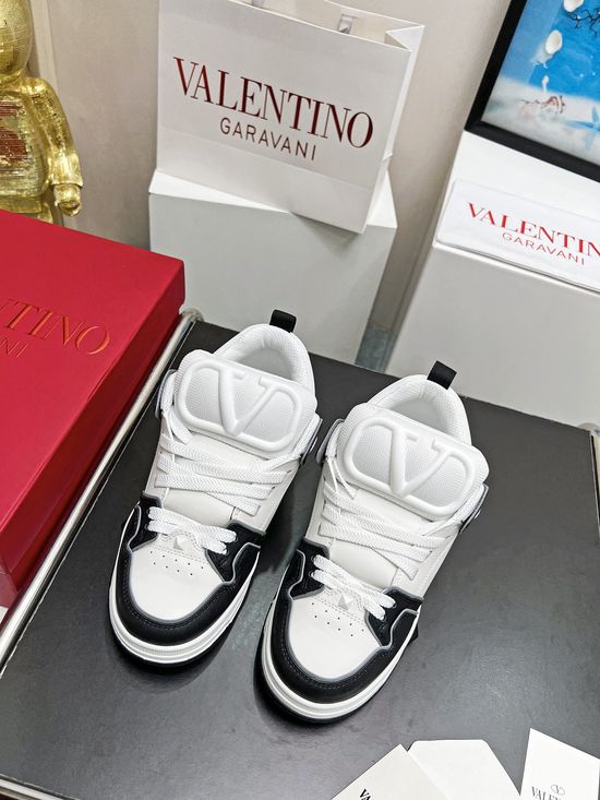 Valentino Grain Leather Rivet Decor Thick Sole Comfortable Casual Shoes