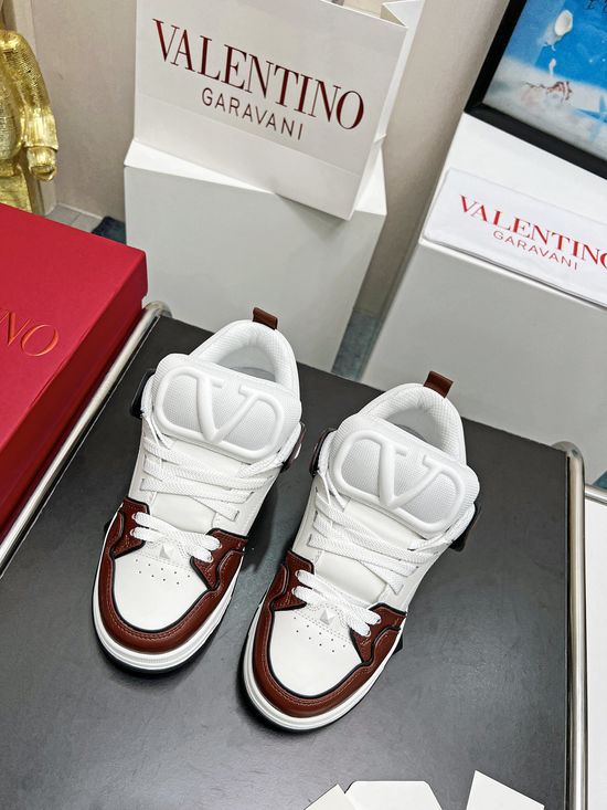 Valentino Grain Leather Rivet Decor Thick Sole Comfortable Casual Shoes
