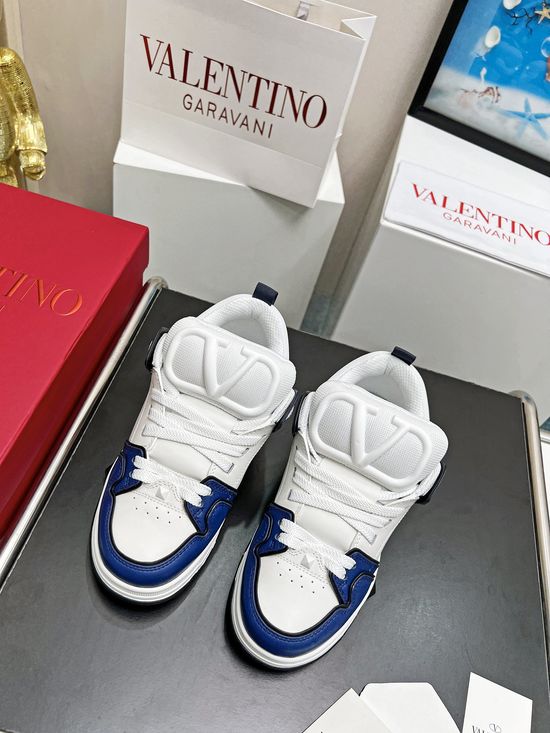 Valentino Grain Leather Rivet Decor Thick Sole Comfortable Casual Shoes