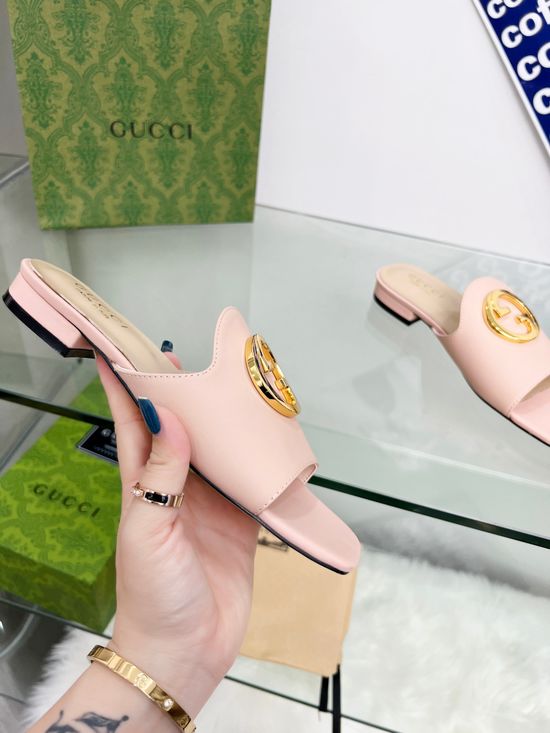 Gucci Genuine Leather Thong Slides with Soft Lining