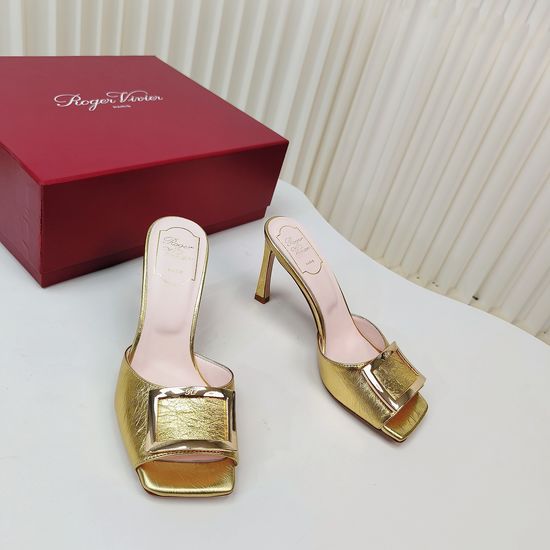 Roger Viver Pointed Toe Buckle Block Heel Pumps with Leather Sole