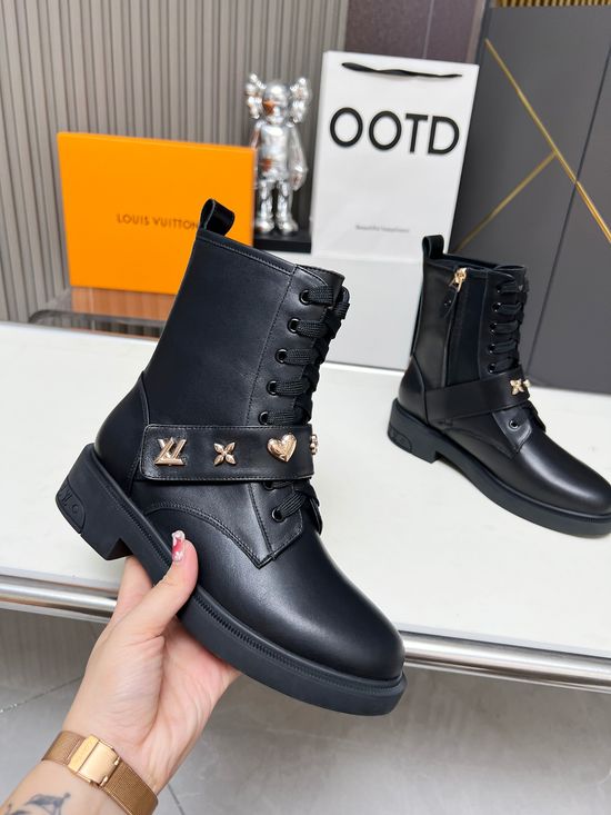 Louis Vuitton Genuine Leather Flat Boots Adjustable Strap Classic Design