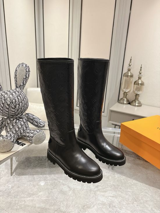 Louis Vuitton Tall Leather Flat Boots Embossed Details Non-slip Sole