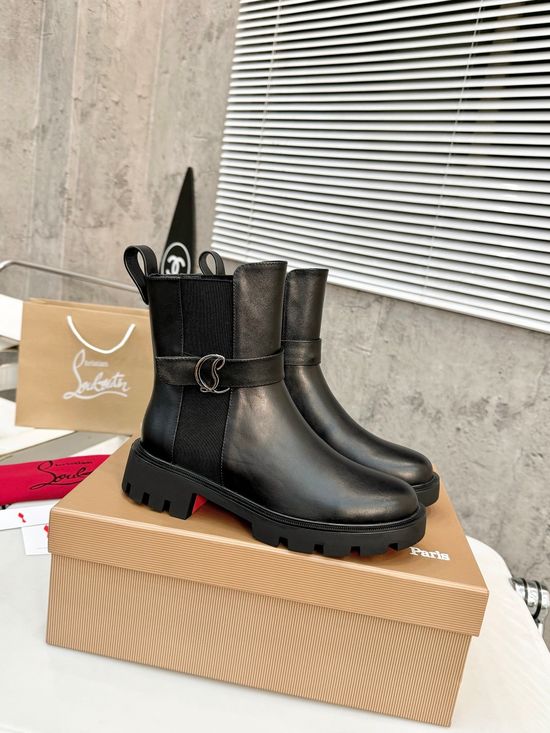 Louis Vuitton Classic Black Leather Slip On Dress Shoes