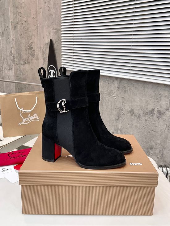 Louis Vuitton Grain Leather Chunky Heel Ankle Boots With Comfort Fit