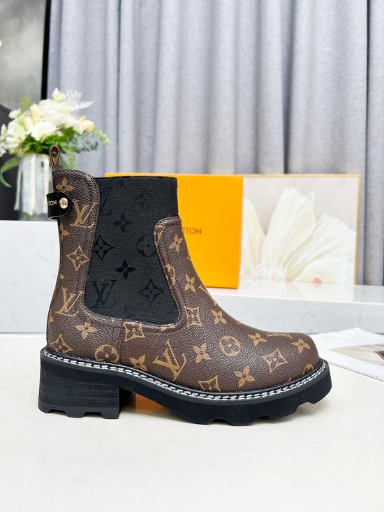 Louis Vuitton Genuine Leather Flat Boots Adjustable Strap Classic Design