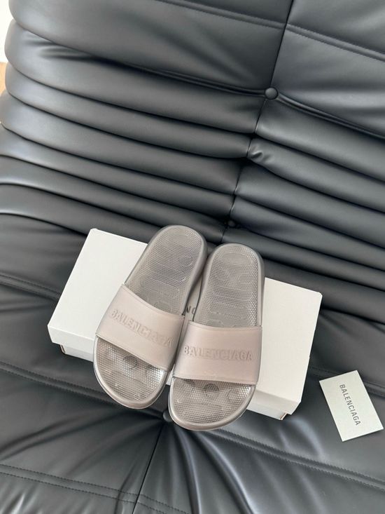 Balenciaga Comfortable Chunky Platform Non-Slip Beach Slides