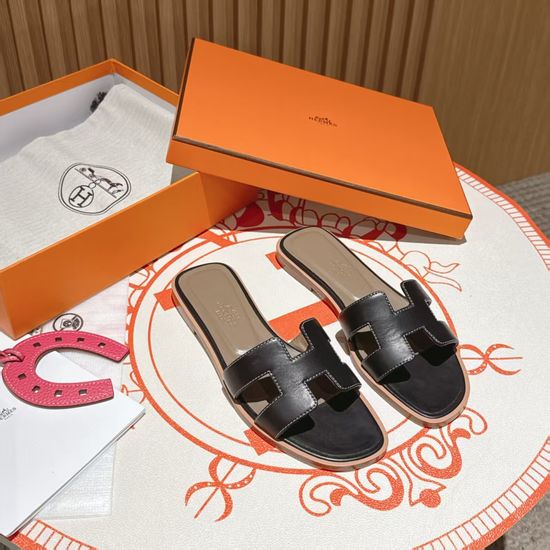 Hermes Black Calfskin Flat Heel Casual Comfortable Sandals