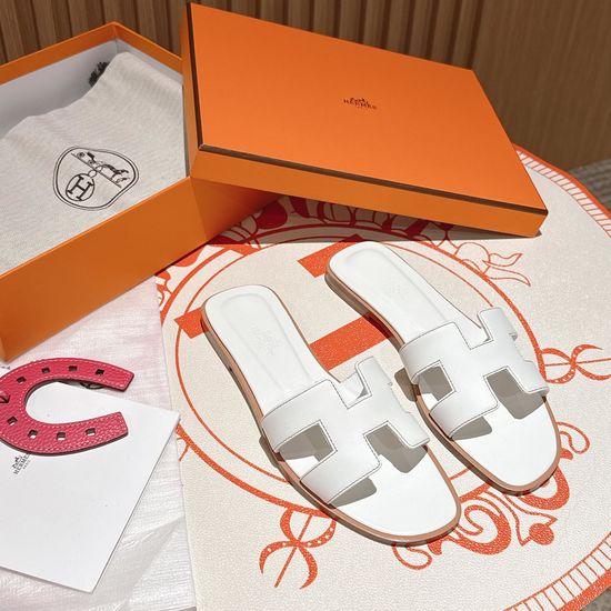 Hermes White Calfskin Flat Heel Casual Slide Sandals