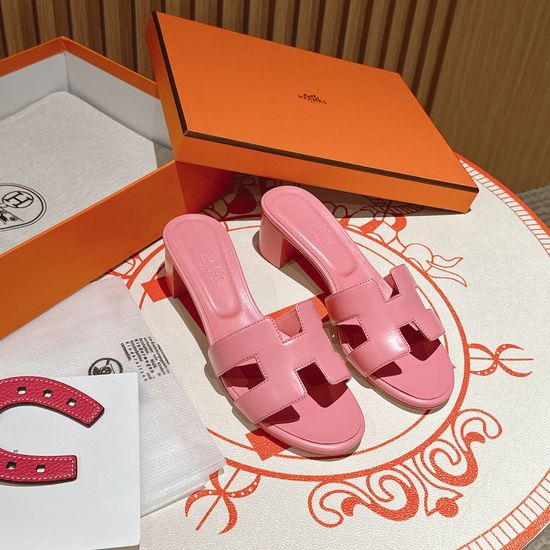 Hermes Handmade Middle Heel Sandals in High-grade Powder