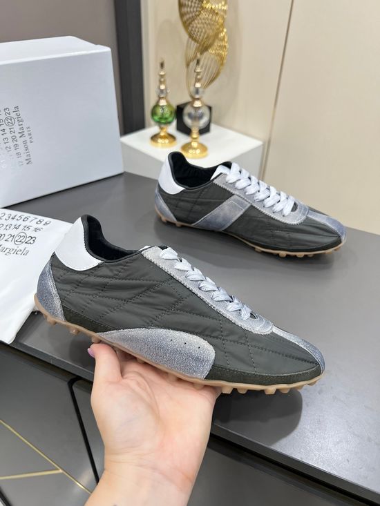 Maison Margiela Vintage Casual Sneakers With Stitched Detail Non Slip Sole