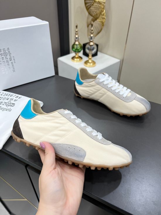 Maison Margiela Vintage Casual Sneakers With Stitched Detail Non Slip Sole