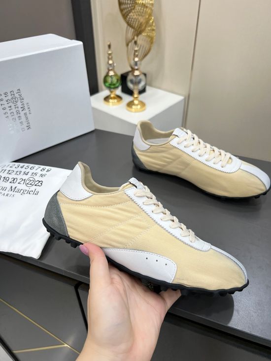 Maison Margiela Vintage Casual Sneakers With Stitched Detail Non Slip Sole