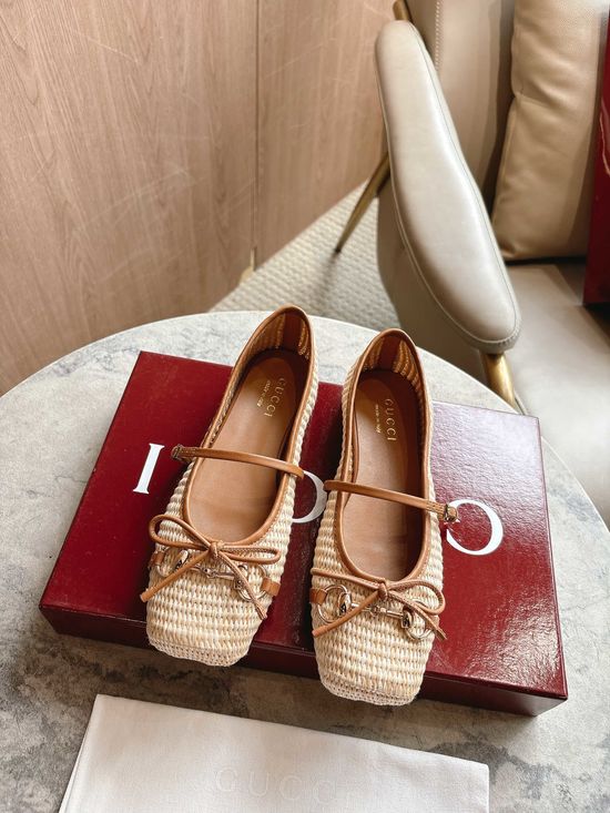 Gucci Raffia Woven Bow Square Toe Ballet Flats