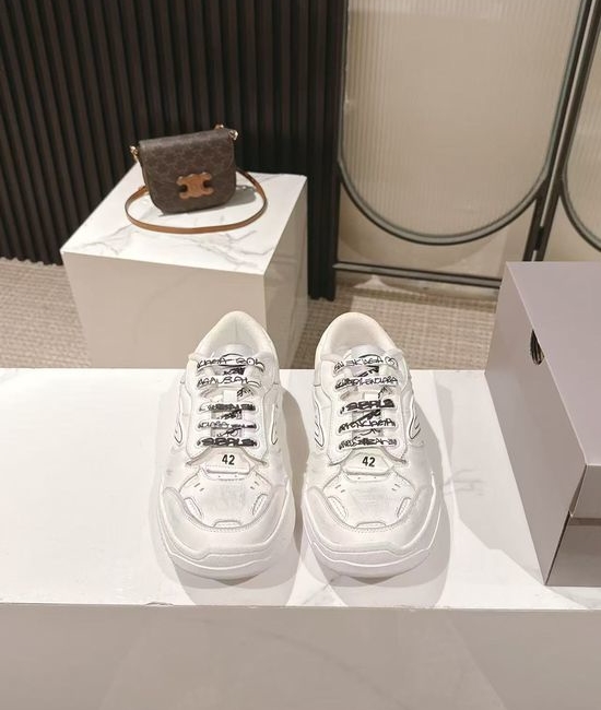 Balenciaga Vintage Distressed Leather Casual Sneakers with Signature Detail