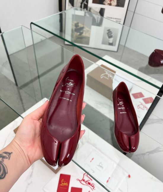 Louis Vuitton LV Patent Leather Split Toe Ballet Flats With Red Sole