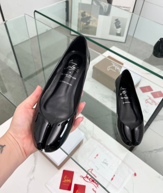 Louis Vuitton LV Patent Leather Split Toe Ballet Flats With Red Sole