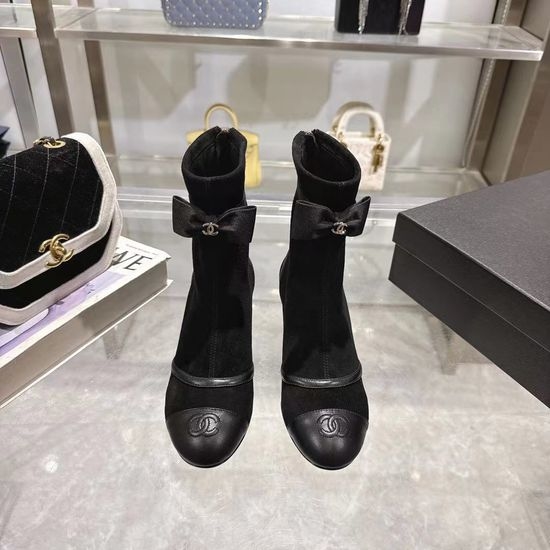 Chanel Elegant Bow Decor Suede Comfort Heels