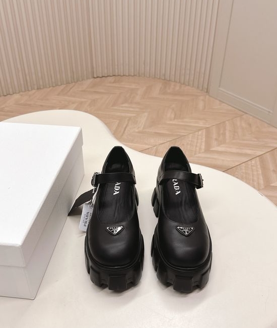 Prada Vintage Mary Jane Shoes Thick Sole Comfortable Leather Footwear