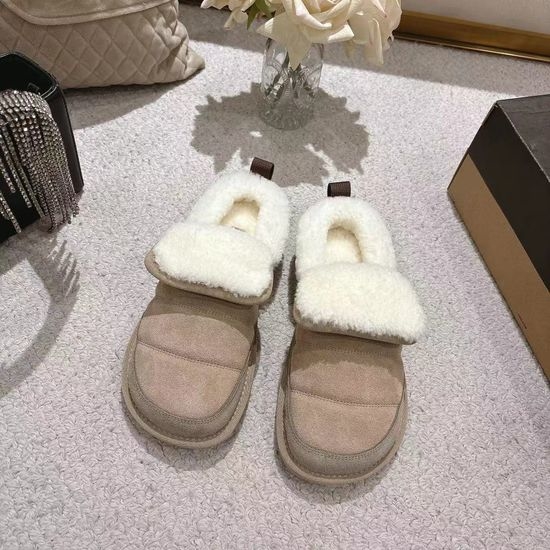 UGG Fuzzy Lined Slippers Suede Upper Non Slip Sole