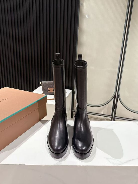 Loro Piana Elegant Slip-On Leather Tall Boots for Daily Wear