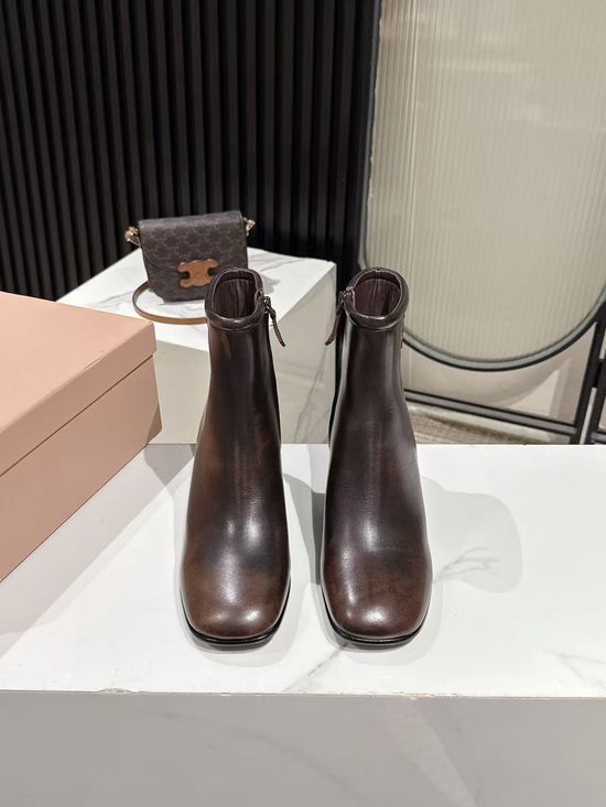 Miu Miu Vintage Distressed Ankle Boots Durable Leather Upper