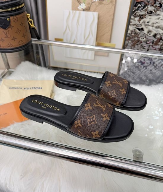 Louis Vuitton LV Classic Embossed Non Slip Casual Slide Sandals