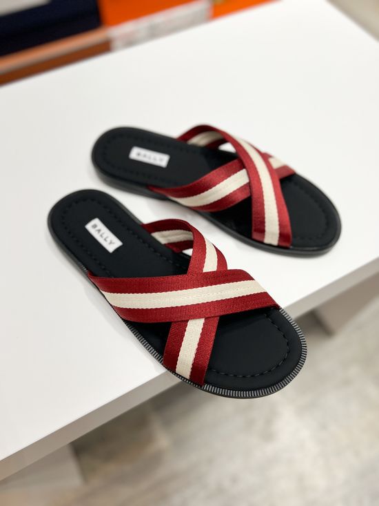 Burberry Premium Cowhide Slides with Soft Non-slip Outsole