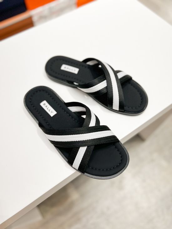 Burberry Premium Cowhide Slides with Soft Non-slip Outsole