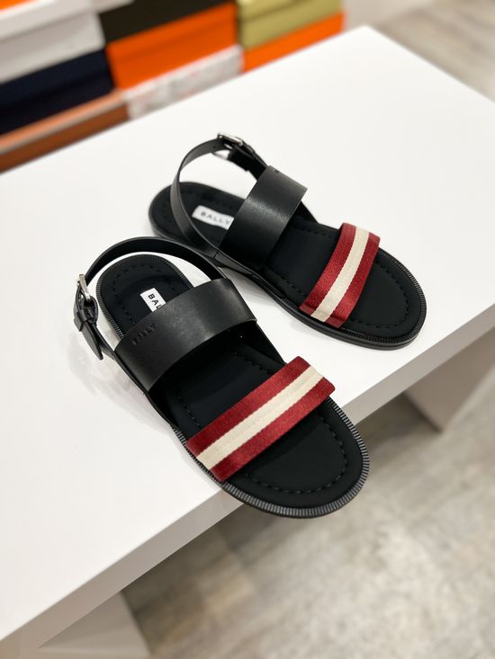 Burberry Premium Cowhide Slides with Soft Non-slip Outsole
