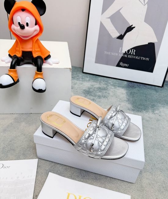 Christian Dior CD Embossed Leather Casual Slides With Metal Accent