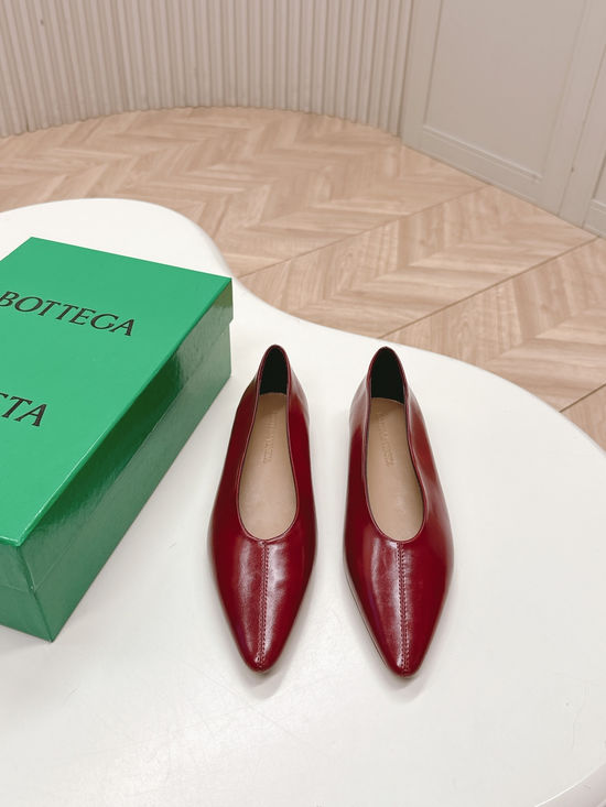 Bottega Veneta Pointed Toe Leather Flats Comfortable Lining Premium Sole Office Shoes