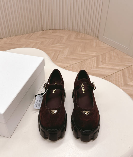 Prada Vintage Mary Jane Shoes Thick Sole Comfortable Leather Footwear