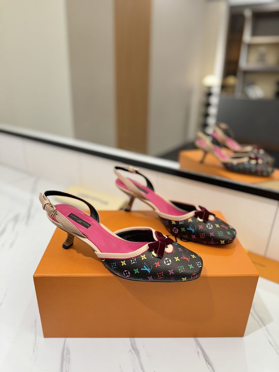 Louis Vuitton Elegant Open-Toe Sandals with Premium Materials and Custom Heel