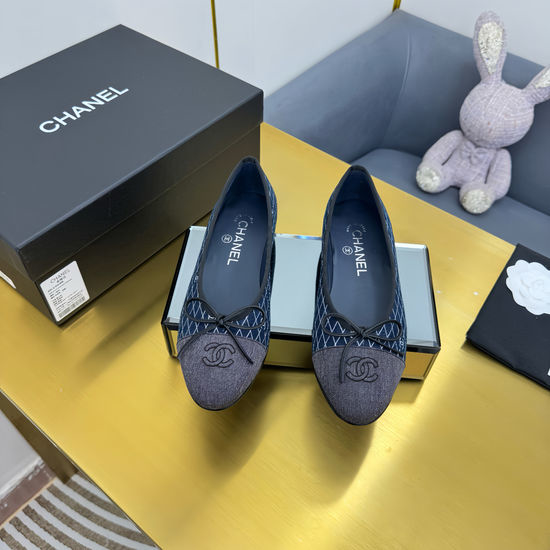 Chanel Classic Two Tone Slingback Flats Premium Sheepskin Lining