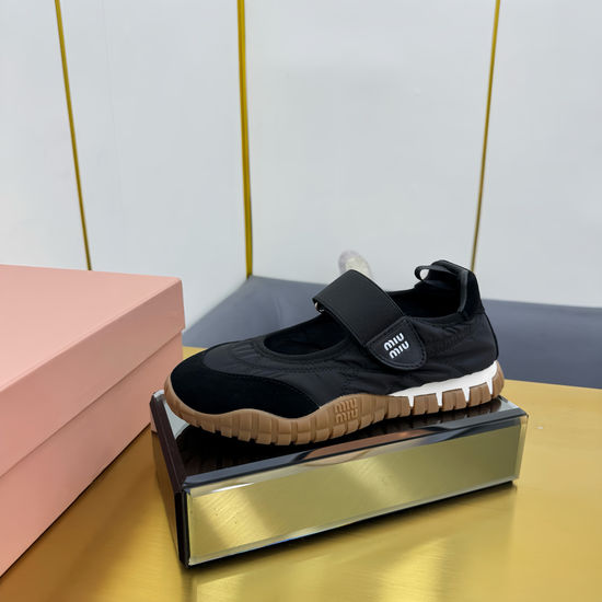 Miu Miu Comfortable Lightweight Flat Casual Slip-On Shoes