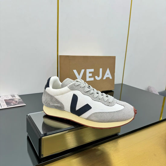 Veja Eco Friendly Casual Sneakers With Natural Rubber Sole