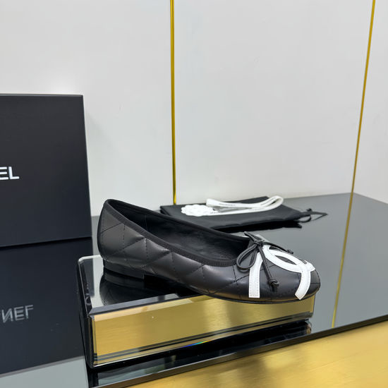 Chanel Elegant Contrast Toe Leather Ballet Flats